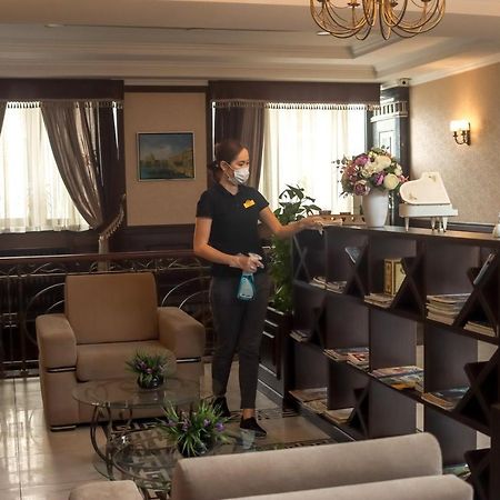 Bishkek Centrum Hotel エクステリア 写真