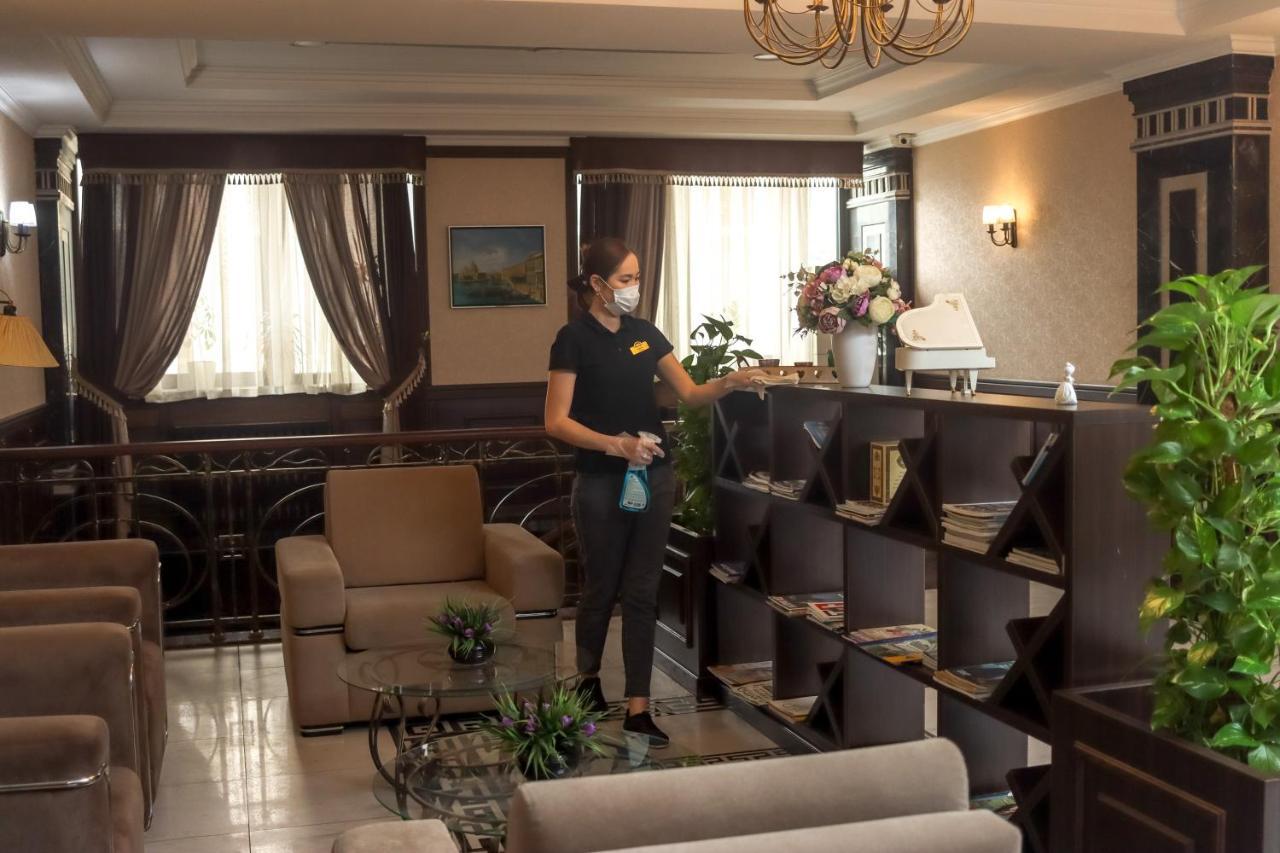 Bishkek Centrum Hotel エクステリア 写真